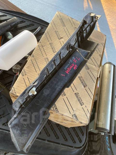 Продам уплотнитель капота левая Toyota Hilux 2016+ купить во ...