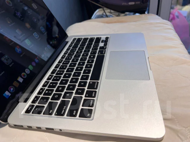 Apple MacBook Pro 13. 13.3", 2,4����, ��� 4 ��, ���� 128���, WiFi: 1, Bluetooth: 1 ����