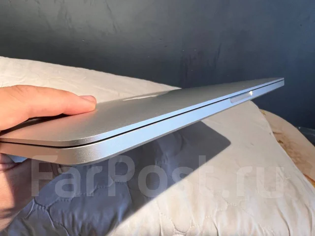 Apple MacBook Pro 13. 13.3", 2,4����, ��� 4 ��, ���� 128���, WiFi: 1, Bluetooth: 1 ����