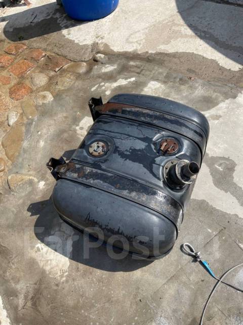 Бензобак 130 литров с Японского катера, б/у, в наличии. Цена: 5 000₽ во ...