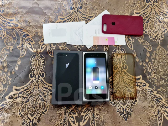 Apple iPhone 8 Plus. �/�, ������, 3G, 4G LTE, ����������, NFC ����