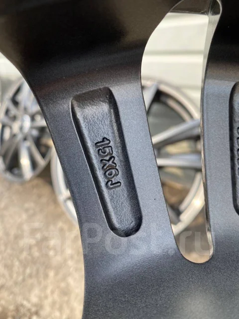 Velox Nirvana. 6.0x15", 5x114.3, ET43 ����