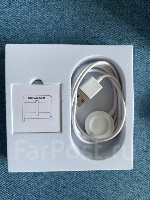 Michael Kors. GPS, NFC ����