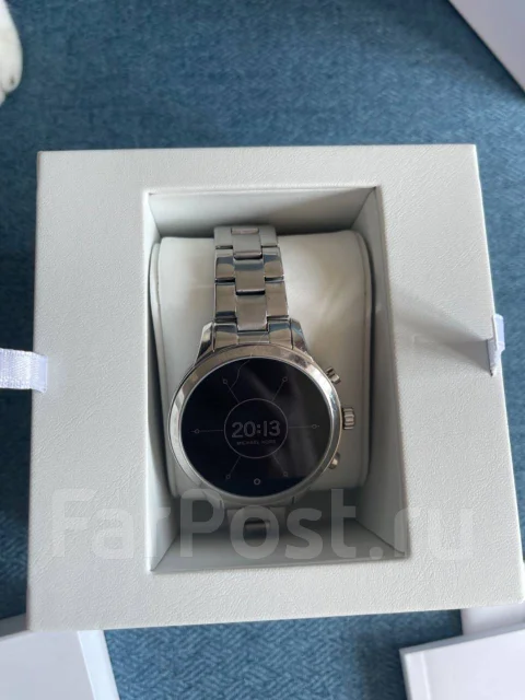 Michael Kors. GPS, NFC ����