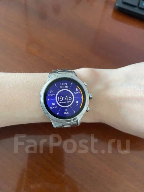 Michael Kors. GPS, NFC ����