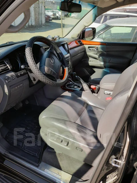 Lexus LX570. �������, 4wd, 5.7 (381��.�.), ������, 150 000����. �� ����
