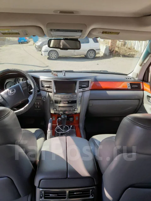 Lexus LX570. �������, 4wd, 5.7 (381��.�.), ������, 150 000����. �� ����