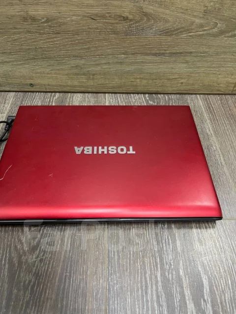 Toshiba Satellite R830. 14", 2,3����, ��� 4 ��, ���� 500���, WiFi: 1, Bluetooth: 1, ����������� �� 1��. ����