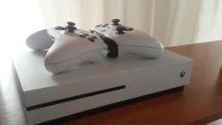 Microsoft Xbox One S ����