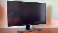 Samsung. 28" ����