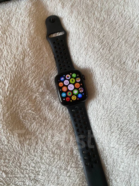 Apple Watch SE Nike ����
