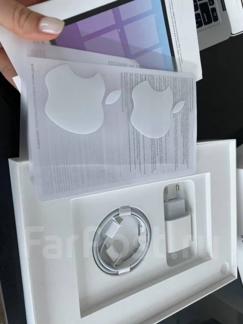 Apple iPad Air 4 ����