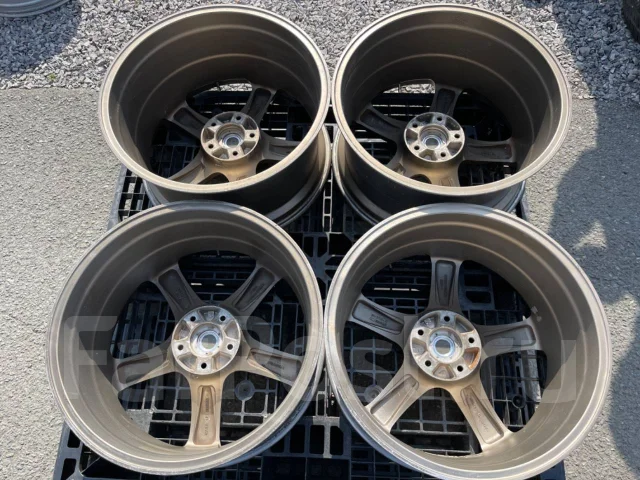 Yokohama Connoisseur 151c. 9.5/8.5x19", 5x114.3, ET40/44, �� 72���. ����