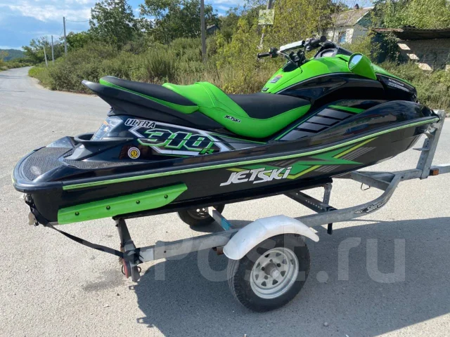 Kawasaki Ultra 310 R ����