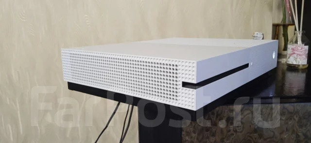 Microsoft Xbox One S ����