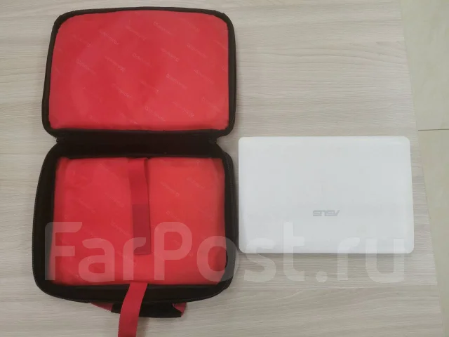Asus. 10.1", 1,7����, ��� 2048 ��, ���� 320���, WiFi: 1, Bluetooth: 1, ����������� �� 2��. ����