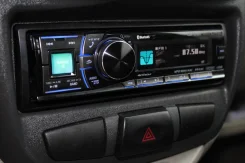 Alpine CDA-137BTi ����