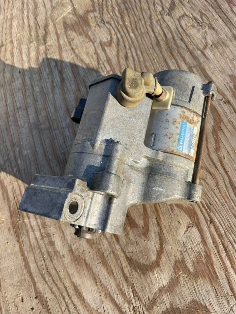 ������� Isuzu Bighorn UBS25DW 89438-43141 ����