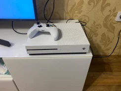Microsoft Xbox One S ����