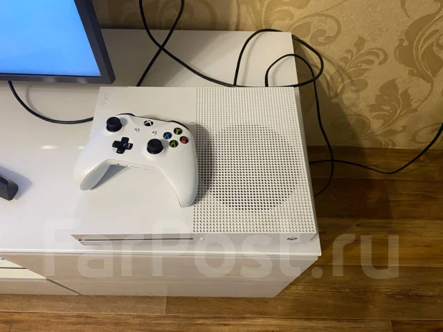 Microsoft Xbox One S ����
