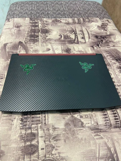 Acer Nitro 5 AN515-52. 2 300����, ��� 16 ��, ���� 1 000���, WiFi: 1, Bluetooth: 1, ����������� �� 4��. ����