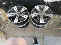 4Go. x16", 5x100 ����