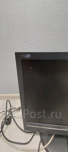 Philips. 17" ����