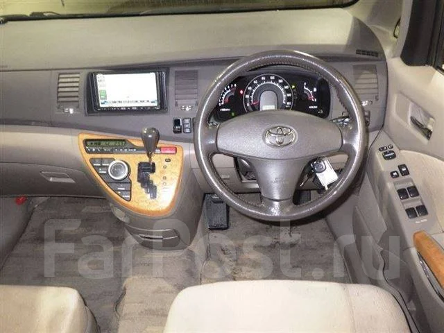 Toyota Isis. ��������, 4wd, 2.0 (155��.�.), ������, 76����. ��, �/�, ��� ���. ��� ����� �� ������������ ����