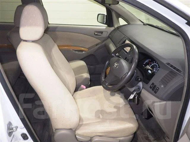 Toyota Isis. ��������, 4wd, 2.0 (155��.�.), ������, 76����. ��, �/�, ��� ���. ��� ����� �� ������������ ����