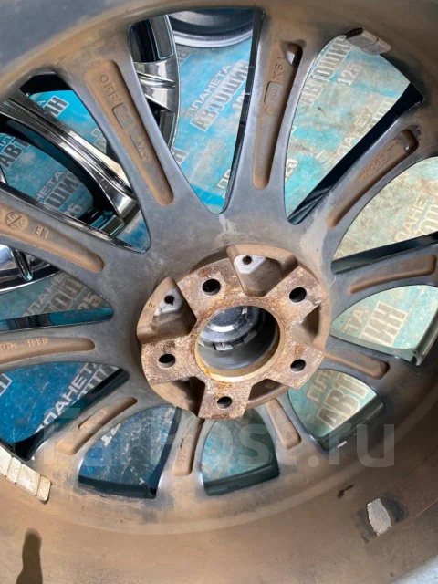 RTX Aura. 8.5/9.5x19", 5x114.3, ET35/35, �� 72���. ��� ����� �� ������ ����