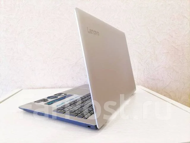 Lenovo IdeaPad 320-15AST. 2,5����, ��� 4 ��, ���� 500���, WiFi: 1, Bluetooth: 1, ����������� �� 8��. ����