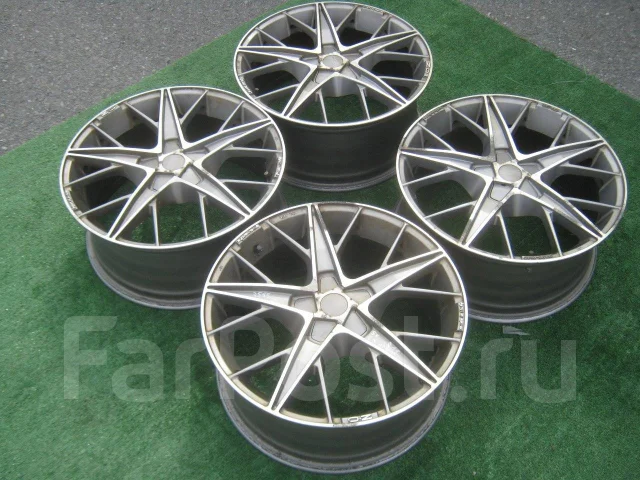 OZ Racing Quaranta. 8.0x18", 5x108, ET45 ����