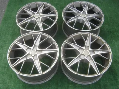 OZ Racing Quaranta. 8.0x18", 5x108, ET45 ����