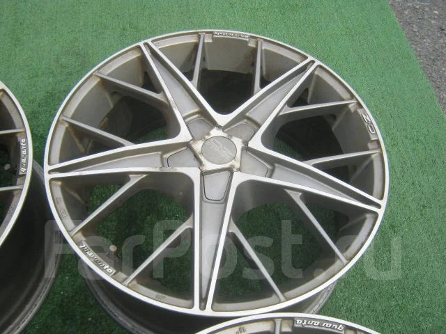 OZ Racing Quaranta. 8.0x18", 5x108, ET45 ����