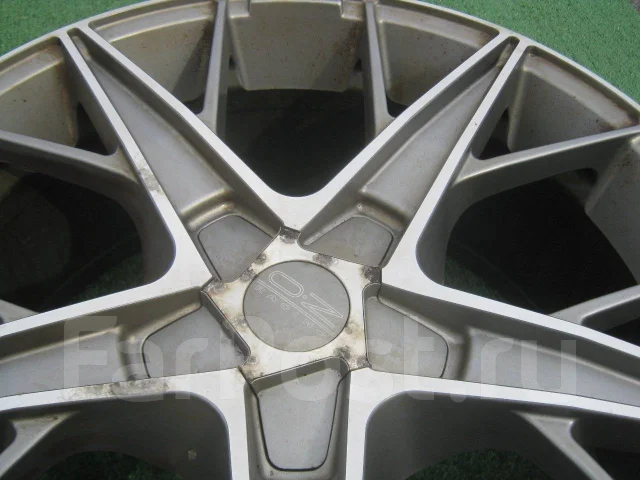 OZ Racing Quaranta. 8.0x18", 5x108, ET45 ����