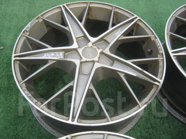 OZ Racing Quaranta. 8.0x18", 5x108, ET45 ����