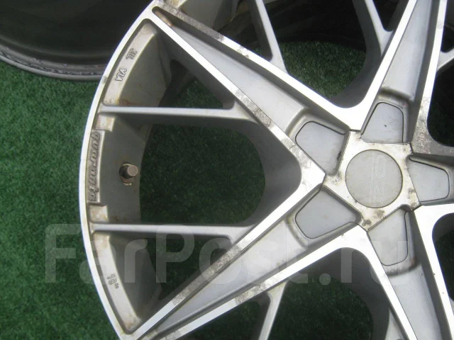 OZ Racing Quaranta. 8.0x18", 5x108, ET45 ����