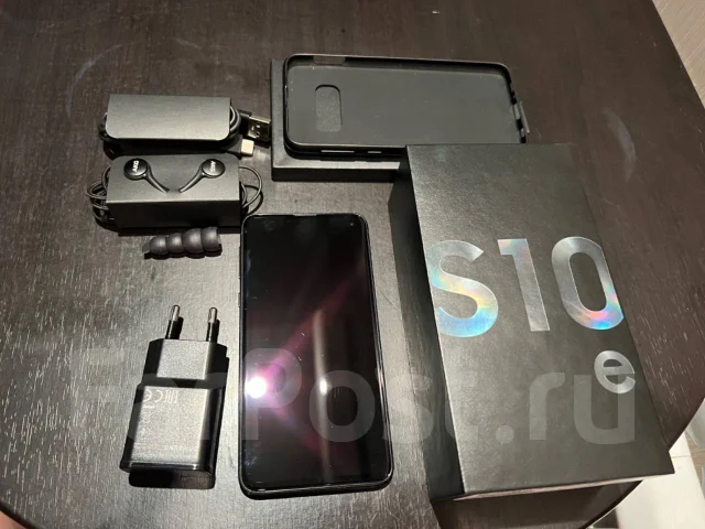 Samsung Galaxy S10e. �/�, ������, 3G, 4G LTE, Dual-SIM, NFC ����