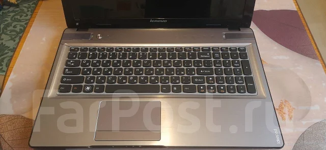 Lenovo IdeaPad Y570. 15.6", 2,3����, ��� 4 ��, ���� 500���, WiFi: 1, ����������� �� 2��. ����