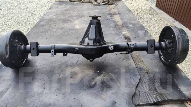 Задний мост на тойоту хайс. Hiace lh85. Тойота лит айс 1990 года дизель акпп задний мост. Тойота тойоайс задний мост. Задний мост хайс.