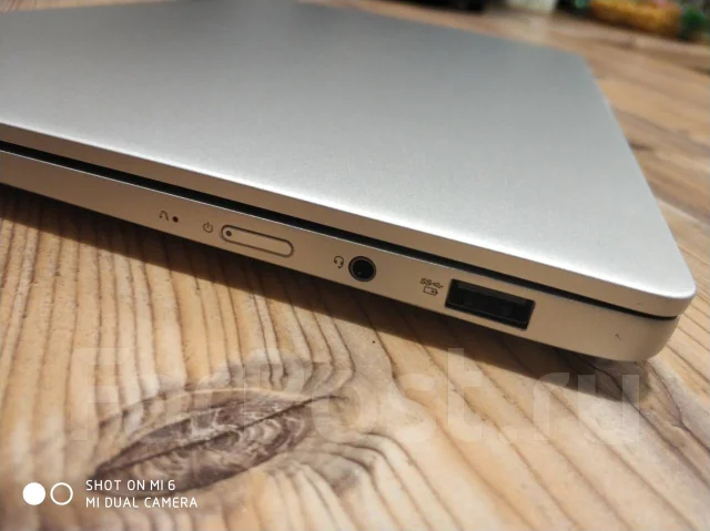 Lenovo IdeaPad S540. 13.3", 3,7����, ��� 16 ��, ���� 512���, WiFi: 1, Bluetooth: 1, ����������� �� 10��. ����