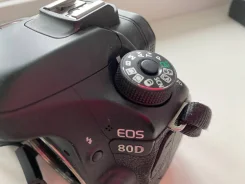 Canon EOS 80D Body ����