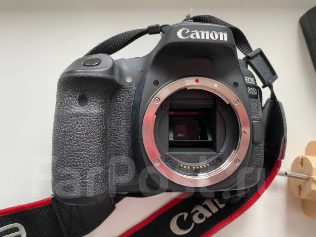 Canon EOS 80D Body ����