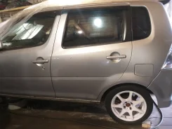 Daihatsu YRV ����