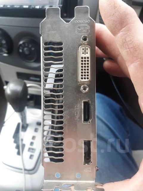 Radeon R7 260X ����