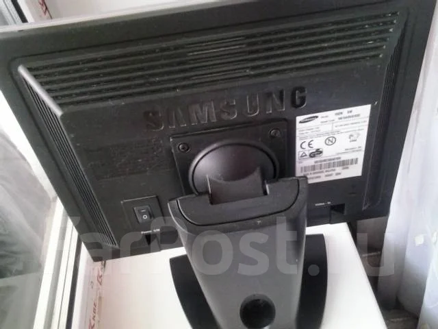 Samsung. 11", ���������� �� (LCD, LED, QLED) ����