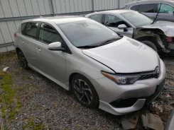 Toyota Auris ����