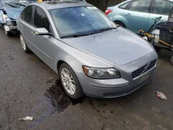 Volvo S40 ����