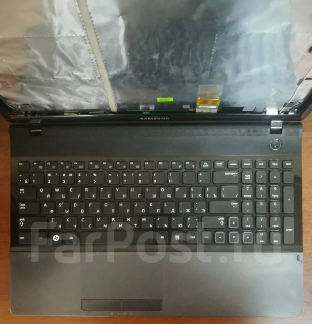Samsung 300E5A. 15.6", ��� 2048 ��, ���� 320���, WiFi: 1 ����