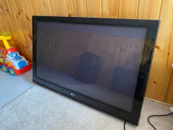 LG 42PQ200R ����
